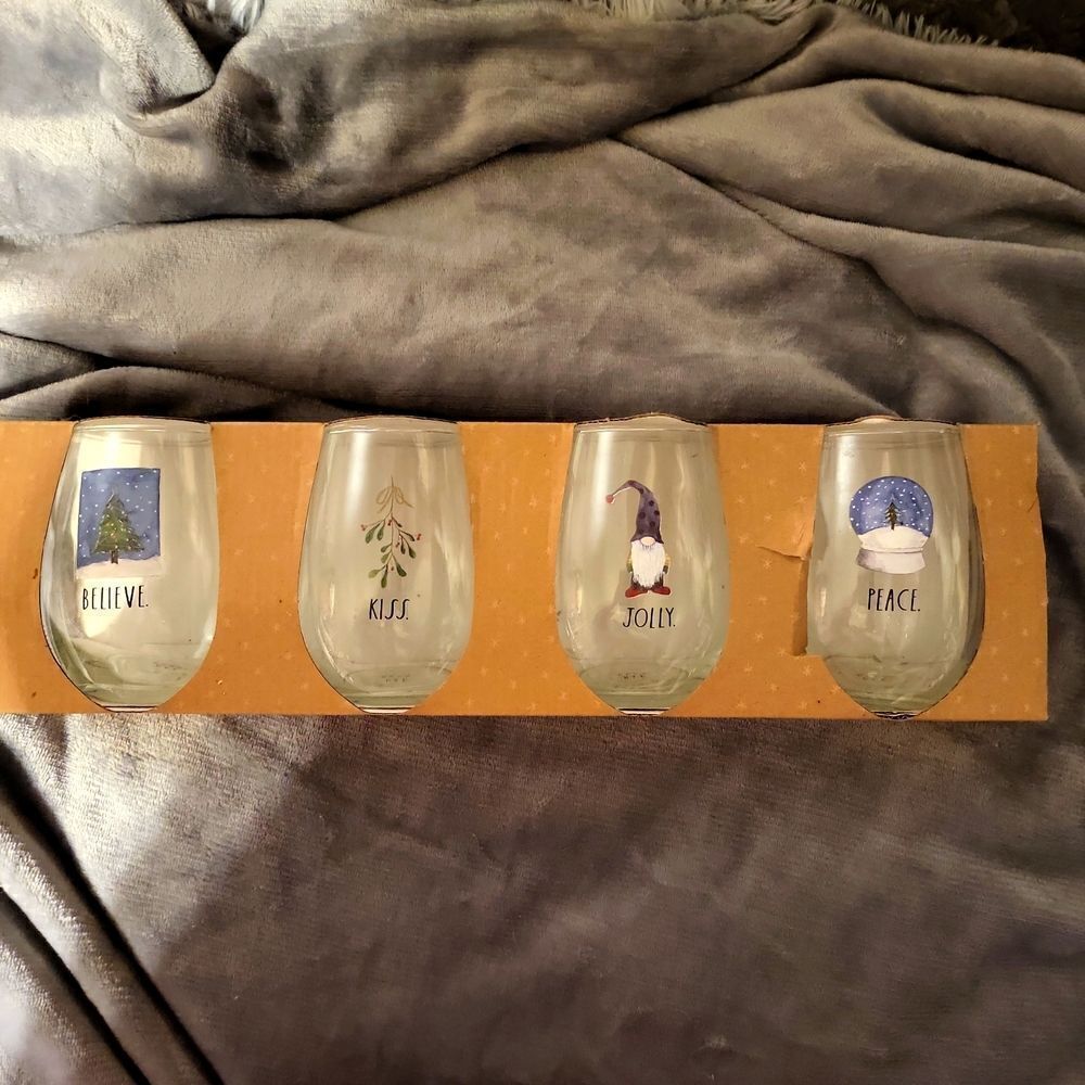 RAE DUNN GLASS COLLECTION  CHRISTMAS of 4 stem less wine glasses 20fl.oz( 591ml)